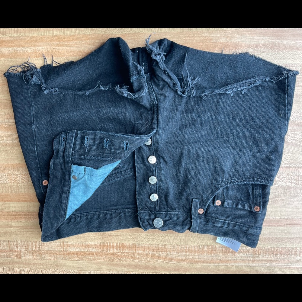 Levi Black jean shorts